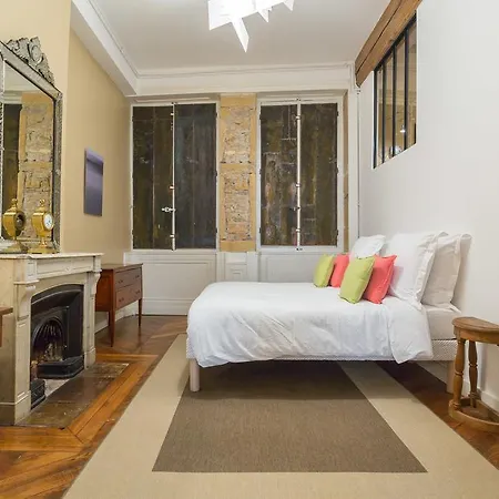 Apartment Coursive