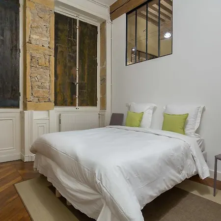 Apartment Coursive